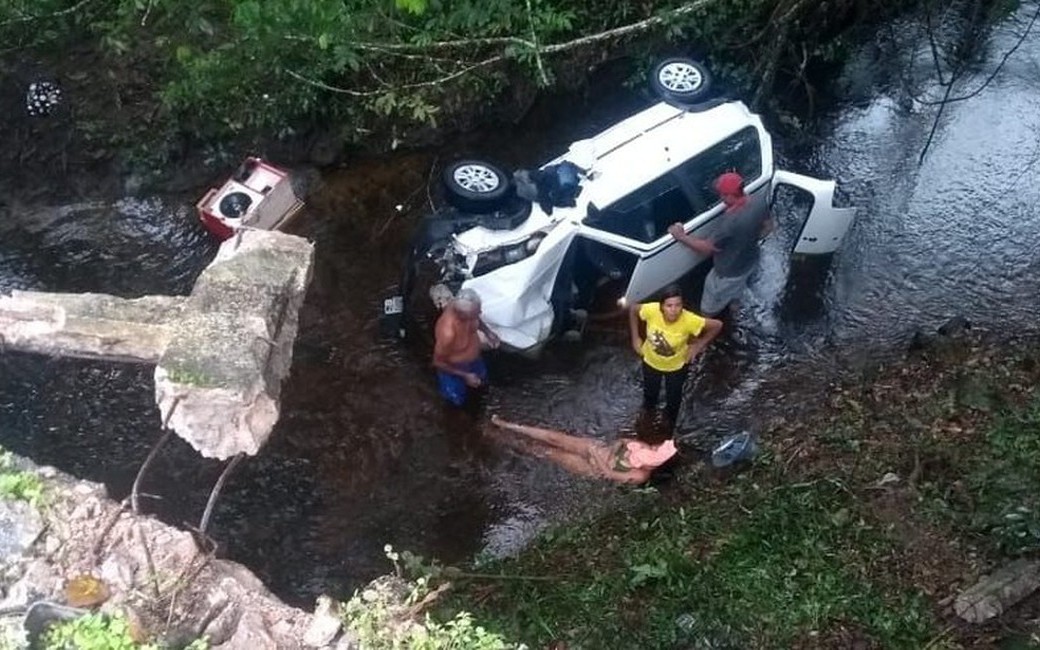 Neto de ex-prefeito morre após carro cair de ponte na AL-210