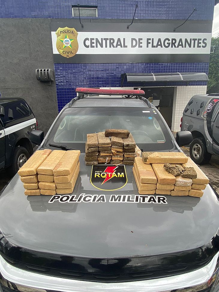 Polícia Militar apreende 37kg de maconha em residência no bairro da Serraria