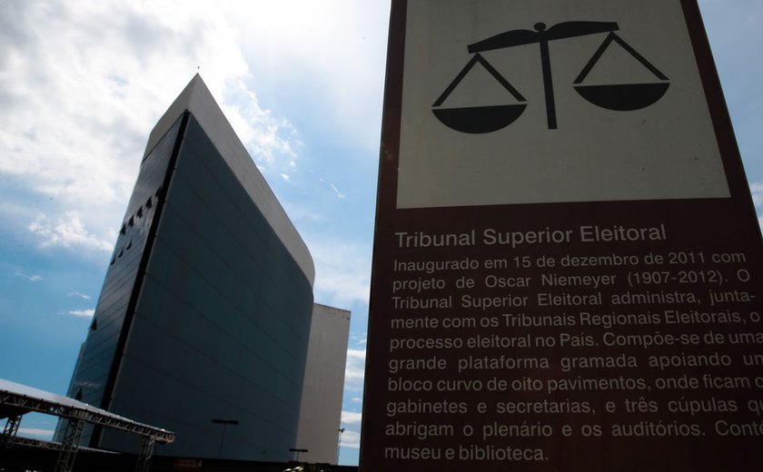 Justiça Eleitoral recebe 10,8 mil denúncias de propaganda irregular