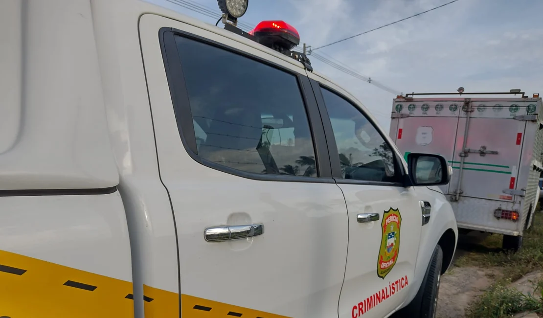 Homem de 28 anos é encontrado morto com várias perfurações de arma branca no Sertão de Alagoas