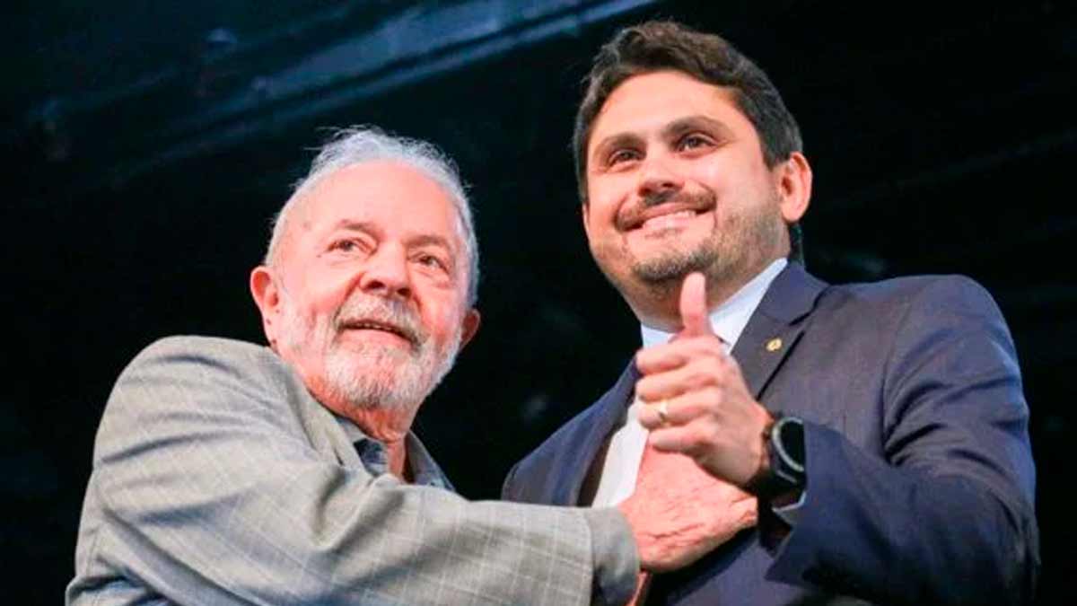 Ministro de Lula é indiciado pela Polícia Federal por organização criminosa e de corrupção passiva