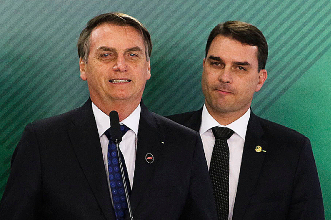 E o Jair? Direita discute papel do ex-presidente na campanha de Flávio Bolsonaro