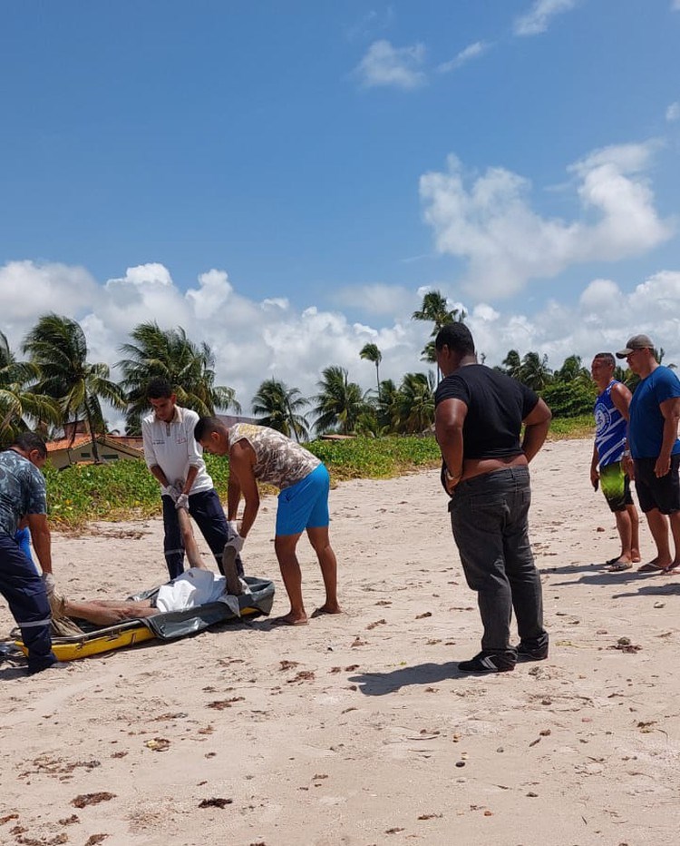 Corpo de pescador desaparecido é encontrado em Ipioca