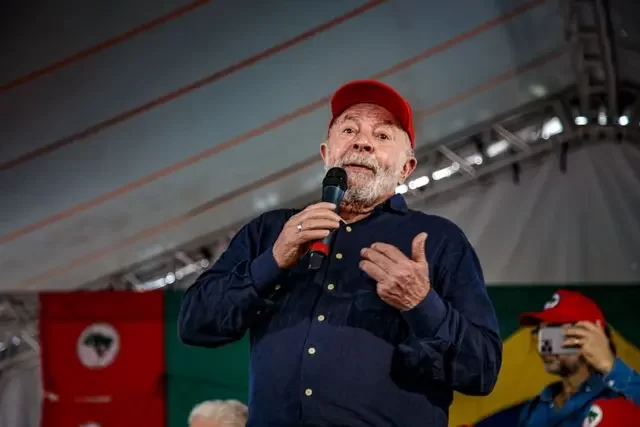 Lula promete reforma agrária e diz que MST “não precisa mais invadir terra”