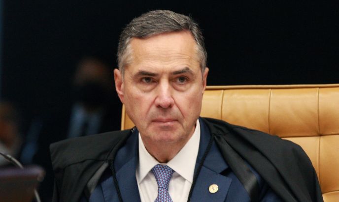 Fim das sanções e tempo com o neto: o que pesou para Barroso deixar STF