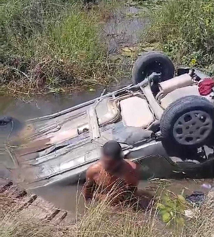 Mulher morre após perder o controle de veículo e cair com carro em rio