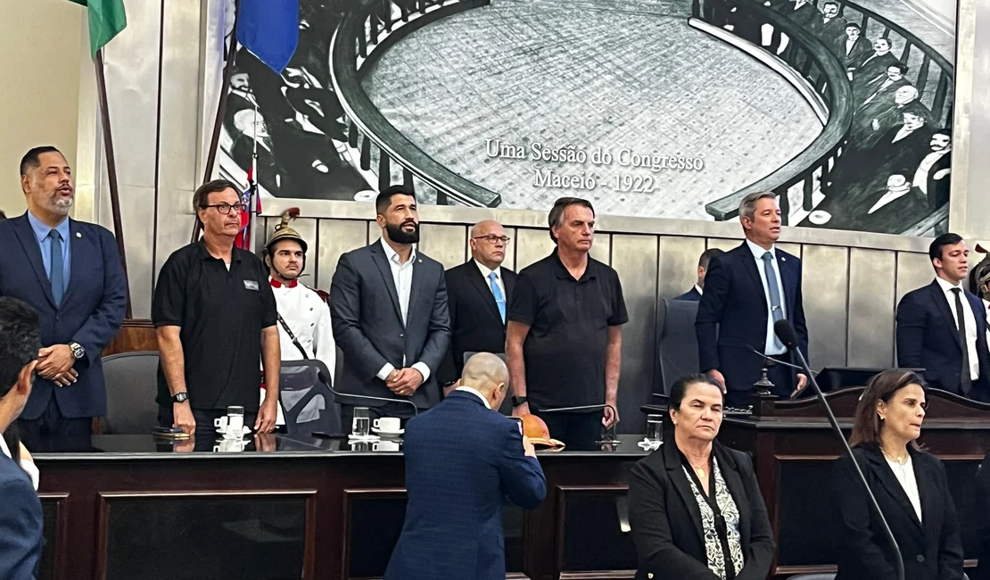 Jair Bolsonaro foi homenageado na Assembleia Legislativa do Estado - Foto: Marcos Sousa/Antena 7