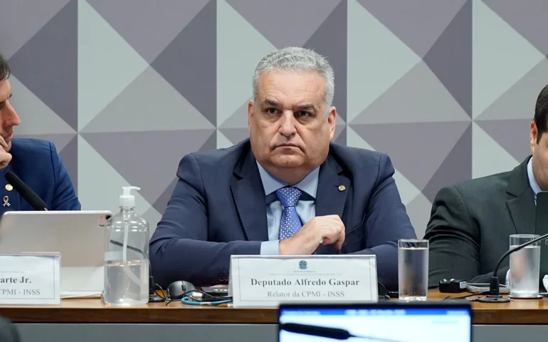 PL aciona Justiça Eleitoral e pede perda de mandato de três vereadores em Maceió