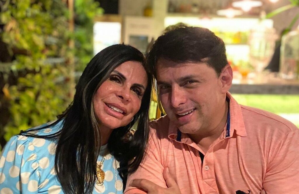 Gretchen abre a casa em Portugal e fala sobre boatos do marido ser gay