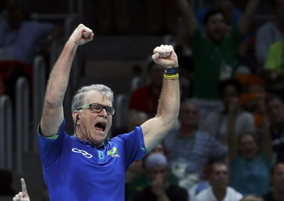 Bernardinho celebra a vitória na final das Olimpíadas do Rio — Foto: Reuters