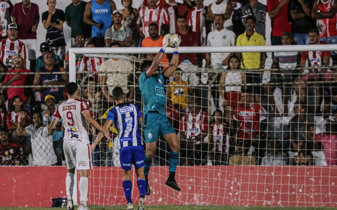 Com time de garotos, CSA leva virada do Penedense no Alfredo Leahy