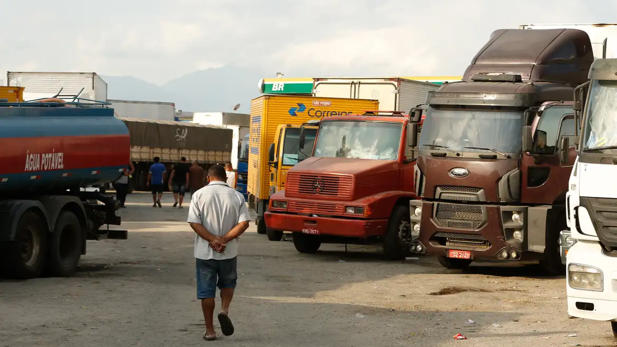 Caminhoneiro do Espírito Santo é encontrado morto dentro de caminhão no interior de Alagoas