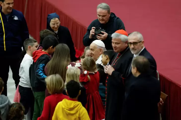 Papa Francisco celebra aniversário de 87 anos com crianças no Vaticano