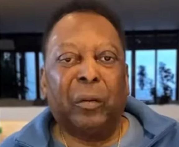 Hospitalizado em meio ao câncer, Pelé tem algo a dizer para os brasileiros em emocionante carta aberta