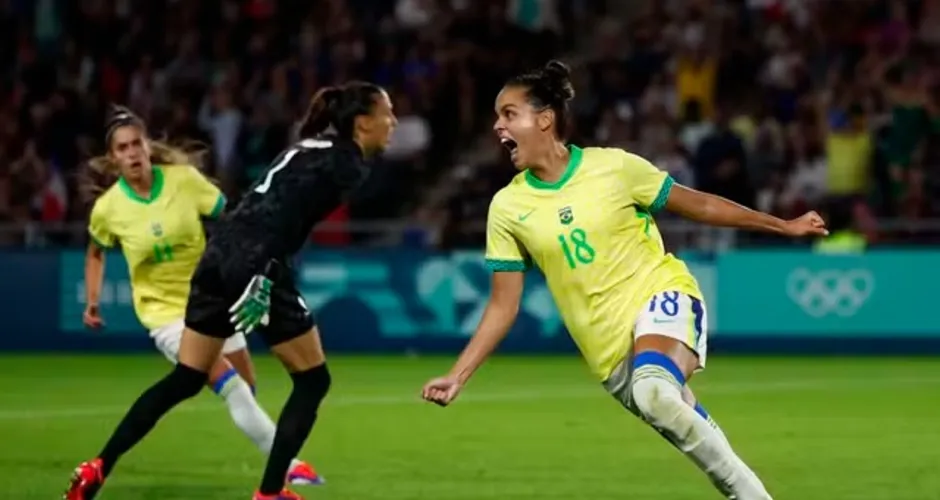 Seleção vence a França e está na semifinal do futebol feminino