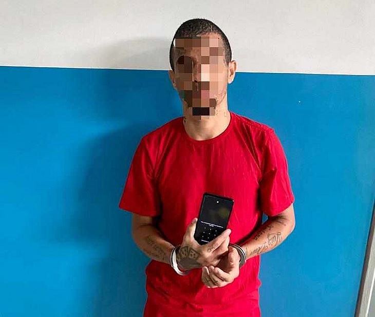 Polícia Penal flagra reeducando que usava celular dentro de presídio para cometer crimes