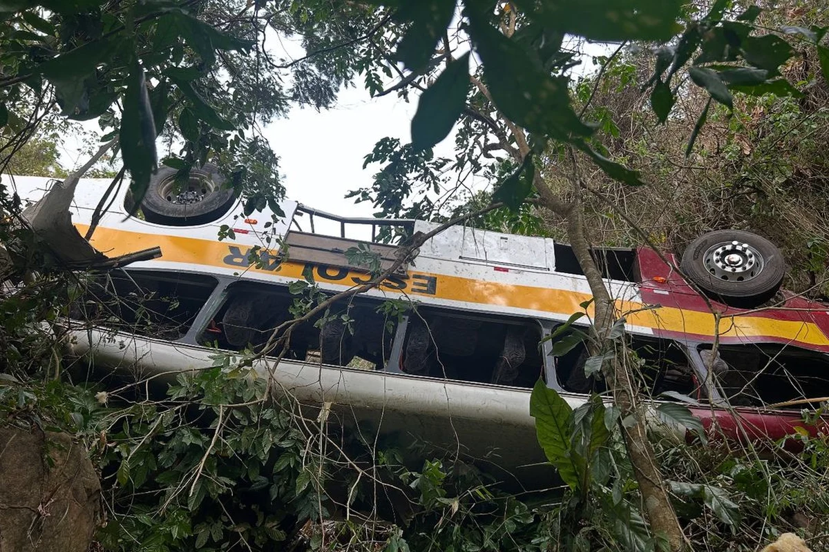 Veja o que se sabe até agora sobre grave acidente de ônibus na Serra da Barriga