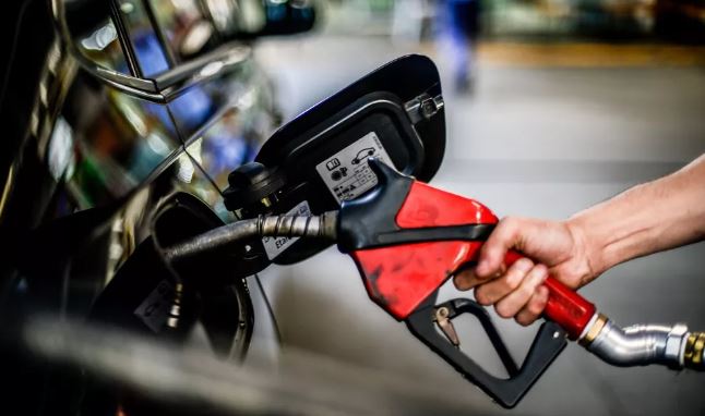 Preço médio do litro da gasolina cai 1,4% e chega a R$ 4,81, aponta ANP