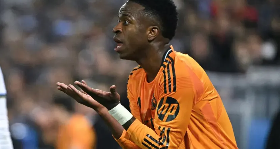 Ministério Público espanhol arquiva processo de insultos racistas a Vini Jr.