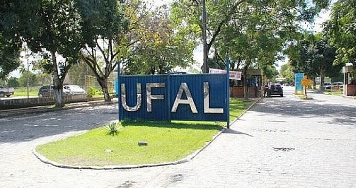 Polícia Militar é acionada e apreende maconha dentro de sala de curso da Ufal