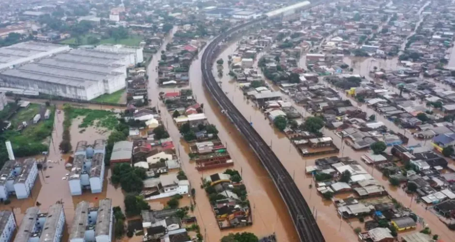 Após enchentes no RS, moradores relatam diarreia, vômito e náuseas