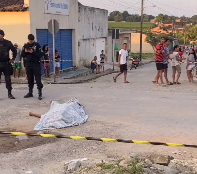 Irmãos são alvos de atentado à bala no interior de Alagoas; um morre