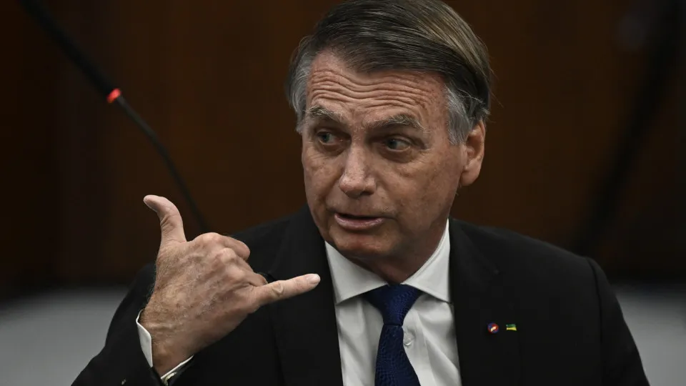 Bolsonaro diz que Cid poderia ter dito 'não' a quem o procurasse com ideias de ruptura