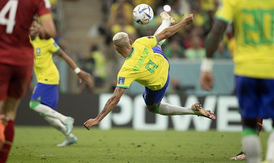 Neymar e Richarlison são finalistas dos gols mais bonitos da Copa; confira a lista completa