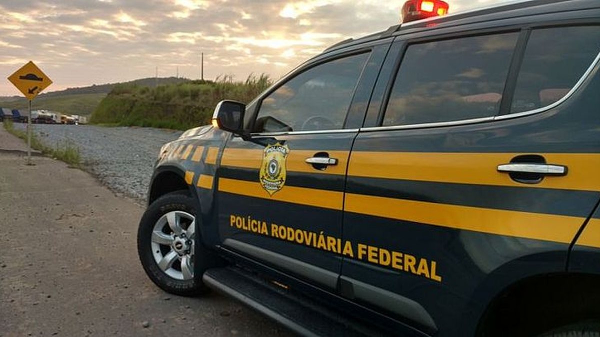 Motorista morre carbonizado em acidente na BR-101, em Rio Largo