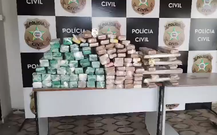 PC apreende 160 quilos de maconha no Agreste; mulher é presa junto com homem residente em Palmeira