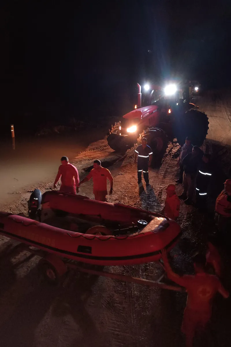 Homem é resgatado ilhado em casa de bomba em Coruripe após chuva intensa. Foto: Corpo de Bombeiros