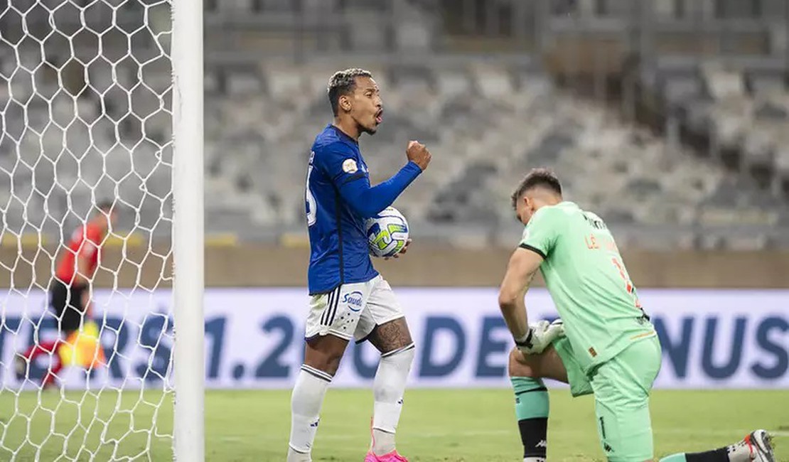 Cruzeiro e Vasco empatam no Mineirão sem público e seguem na luta contra o Z4