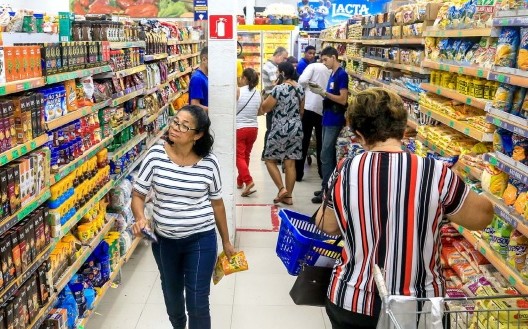 Índice de endividamento para comprar alimentos em AL é o maior do País