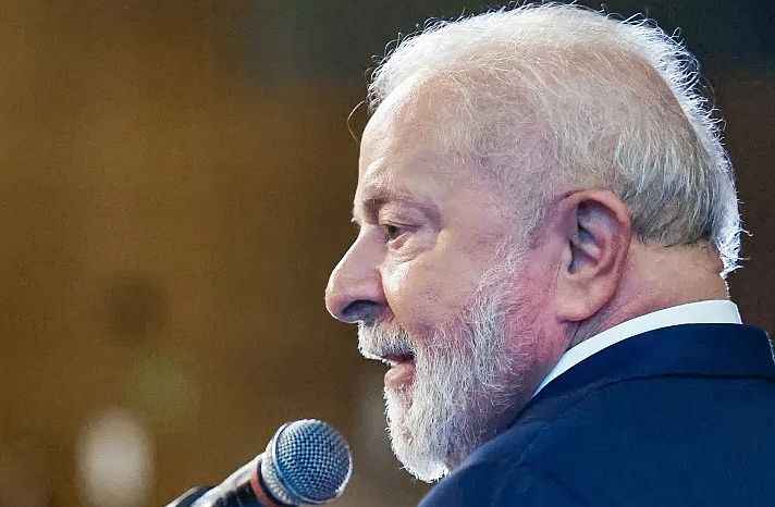 Lula dá entrada em hospital para exames e assessoria confirma cirurgia no 2º semestre