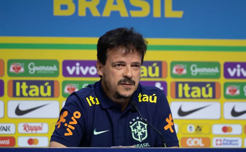 Fernando Diniz admite que seleção precisa melhor a defesa: 'Temos de controlar melhor o jogo'