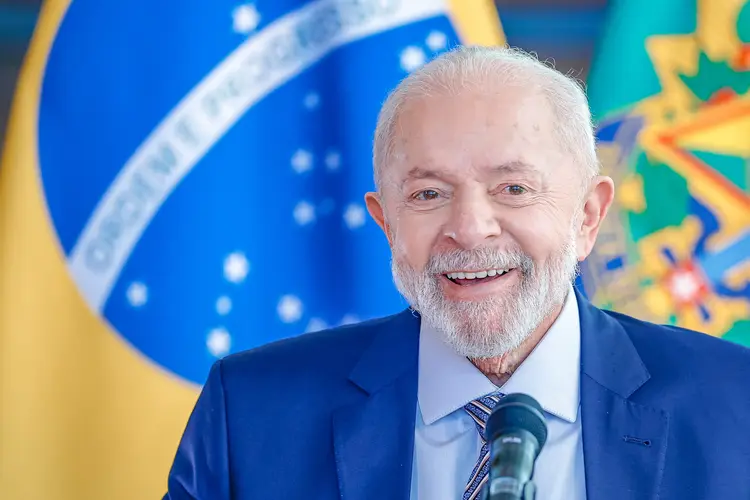 Lula passa por procedimento médico para evitar novo sangramento na cabeça