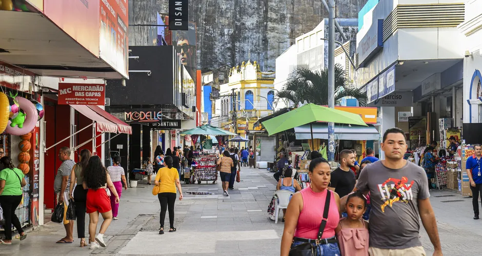 Homem beija mulher sem consentimento e é preso no Centro de Maceió