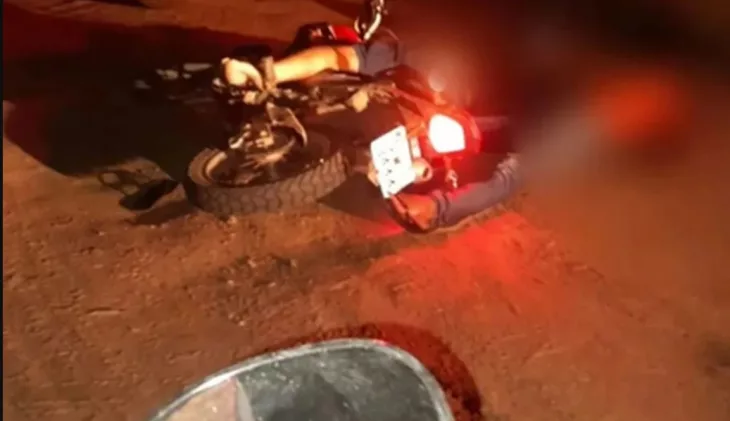 Homens são executados com tiros na cabeça enquanto passavam por estrada vicinal em motocicleta