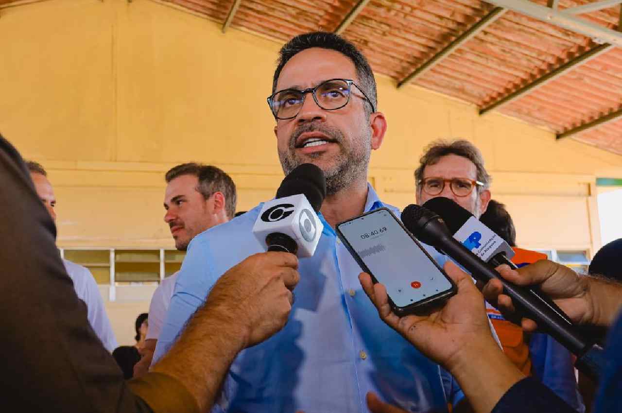 Após nova negociação, Paulo Dantas anuncia nova antecipação do reajuste do servidor; veja como ficou