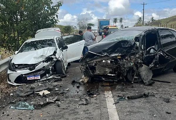 Colisão entre dois veículos deixa feridos em Maribondo