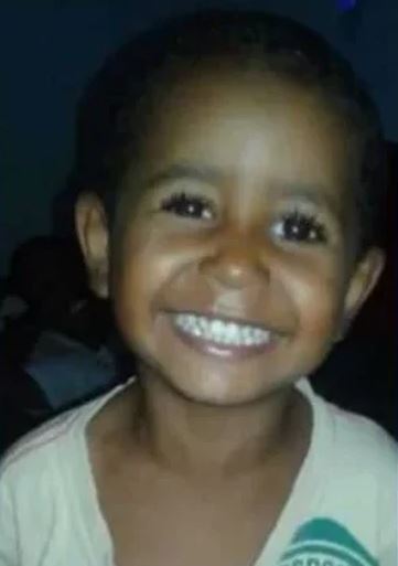 Criança de 6 anos morre ao ser atingida por caixa d’água