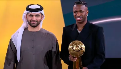 Vini Jr. é eleito o melhor jogador do mundo no Globe Soccer Awards