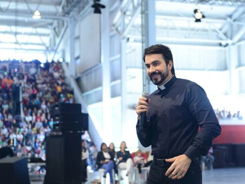 Ausente há meses, padre Fábio de Melo deixa o ‘Domingão’ de vez