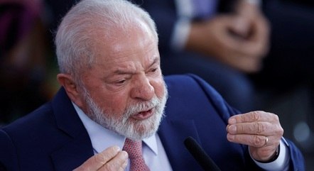 Em live, Lula defende fechamento de todos os clubes de tiro esportivo do país