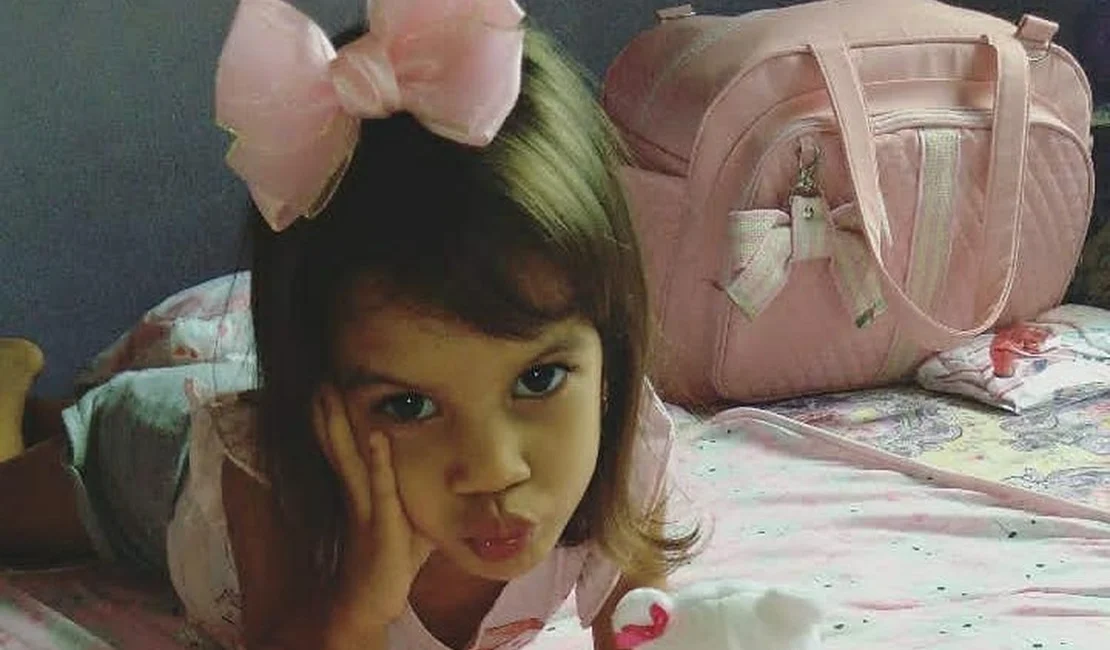 Pai e madrasta de menina espancada até a morte são absolvidos após julgamento, em Alagoas