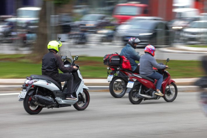 Registro, emplacamento e CNH: novas regras para ciclomotores entram em vigor em 2026