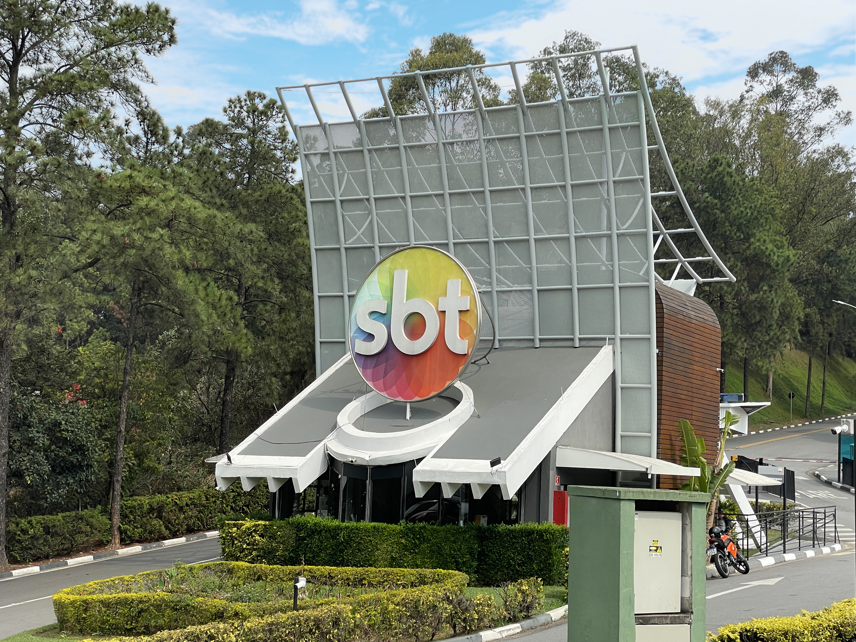 SBT prepara reality para desbancar BBB e A Fazenda: “Coisa diferente”