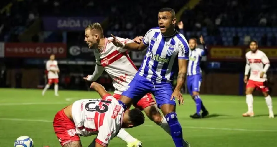 Em jogo fora de casa, CRB perde para o Avaí na Série B: 2 a 1