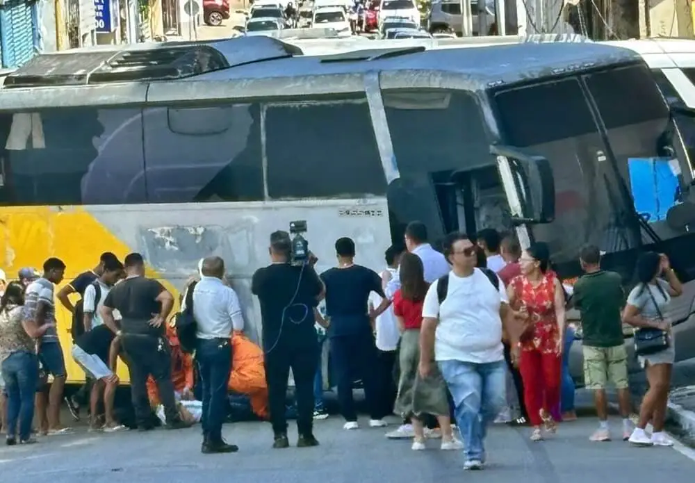 Estudante do IFAL é atropelado por ônibus no Centro da capital