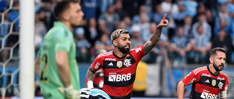 Flamengo vence na Arena do Grêmio e encaminha classificação para a final da Copa do Brasil